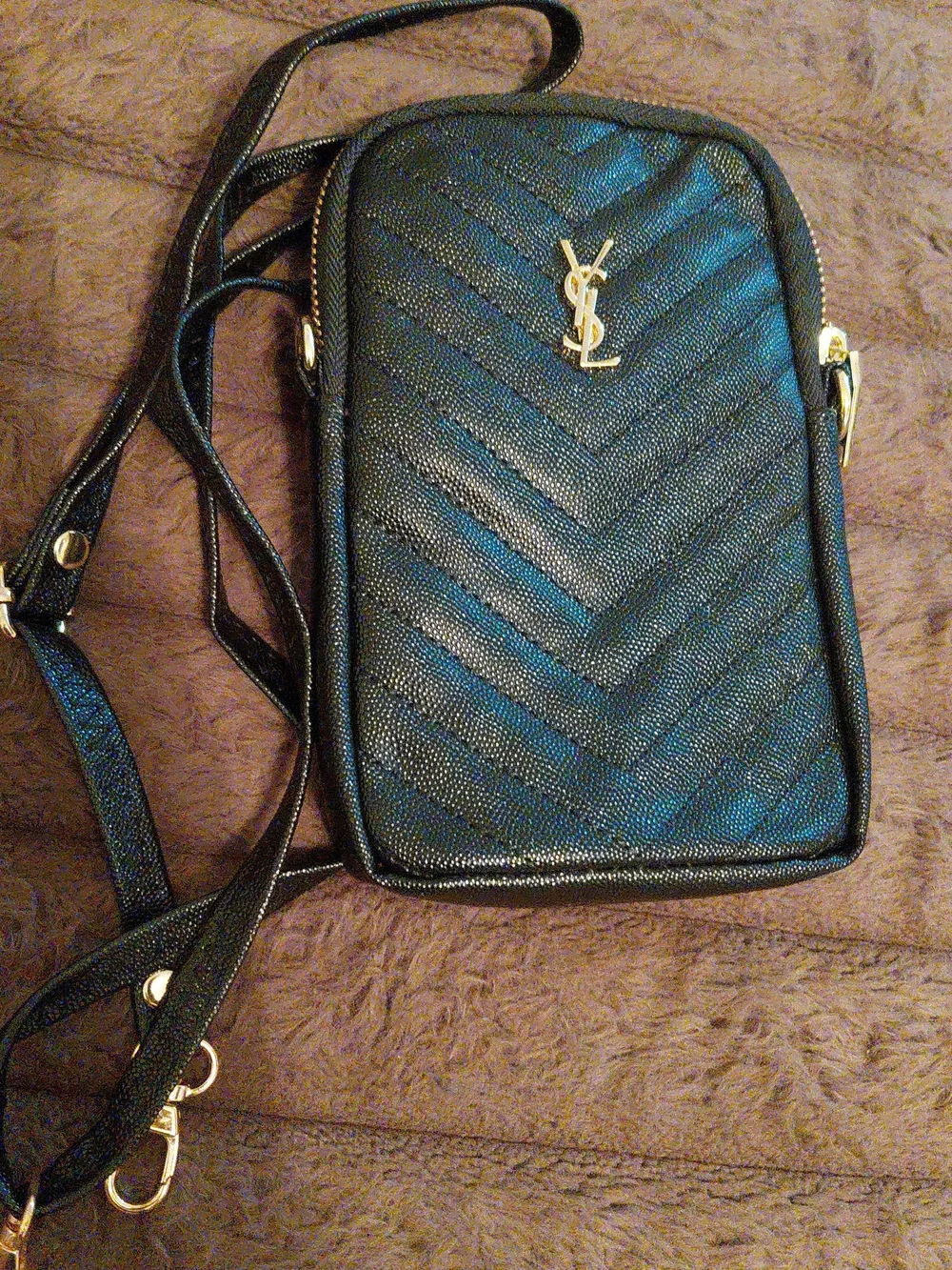 Black Quilted Crossbody Phone Pouch - Versatile Women's Bag